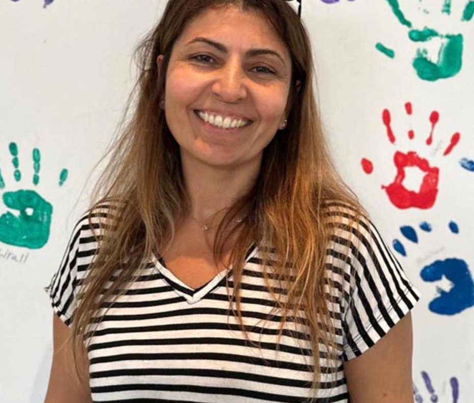 Zueleyha, Nachhilfelehrerin bei Hikaya